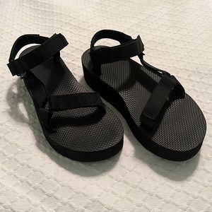 Black Size 9 Teva Flatform Universal